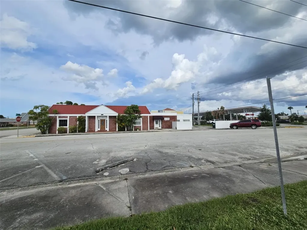 180A NW 3rd Avenue Okeechobee FL 34972