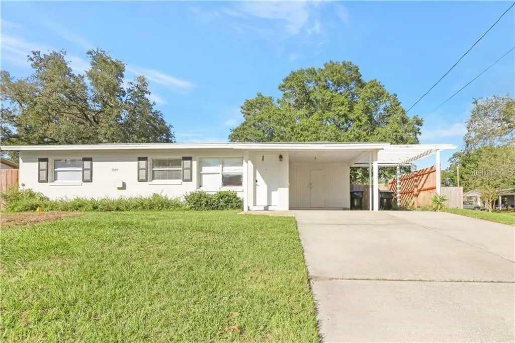 2009 Athens Court Apopka FL 32703