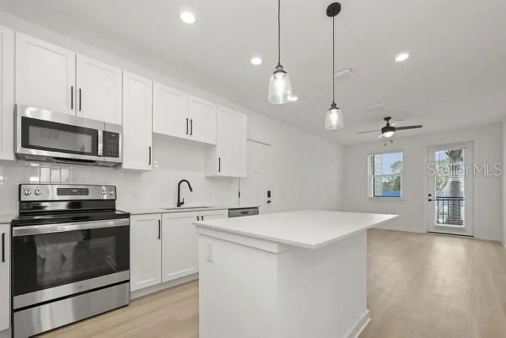 2790 Grand Avenue Street St Petersburg FL 33716