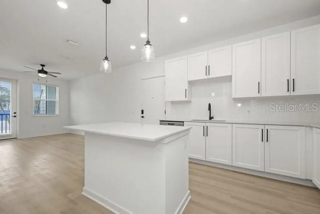 2790 Grand Avenue Street St Petersburg FL 33716