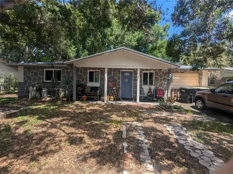 1025 Jadewood Avenue Clearwater FL 33759