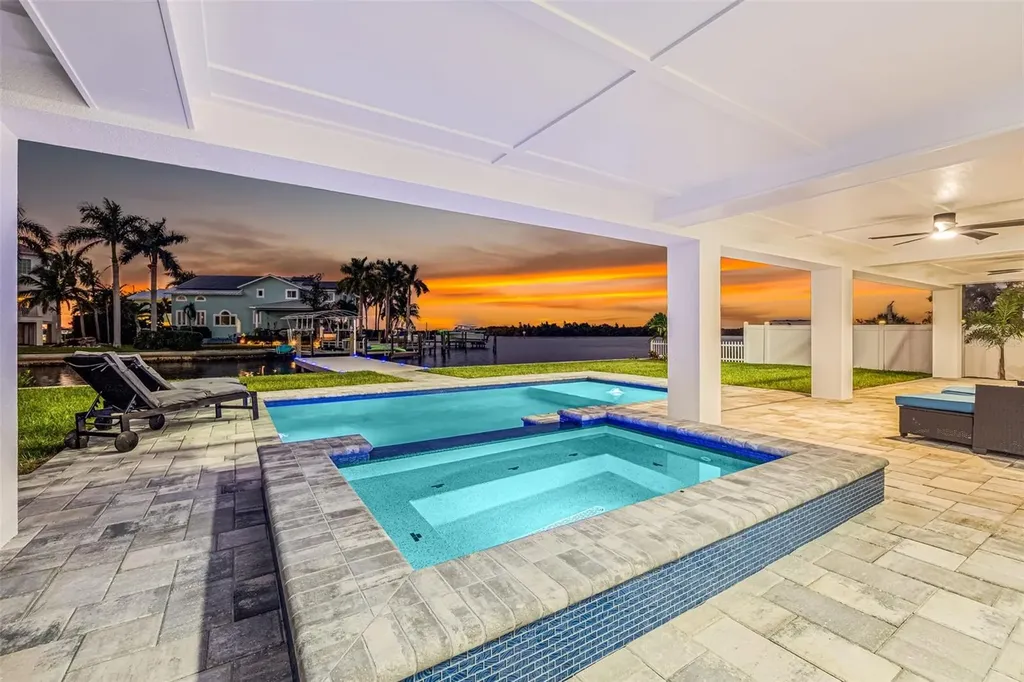 2121 Bayou Grande Boulevard NE St Petersburg FL 33703