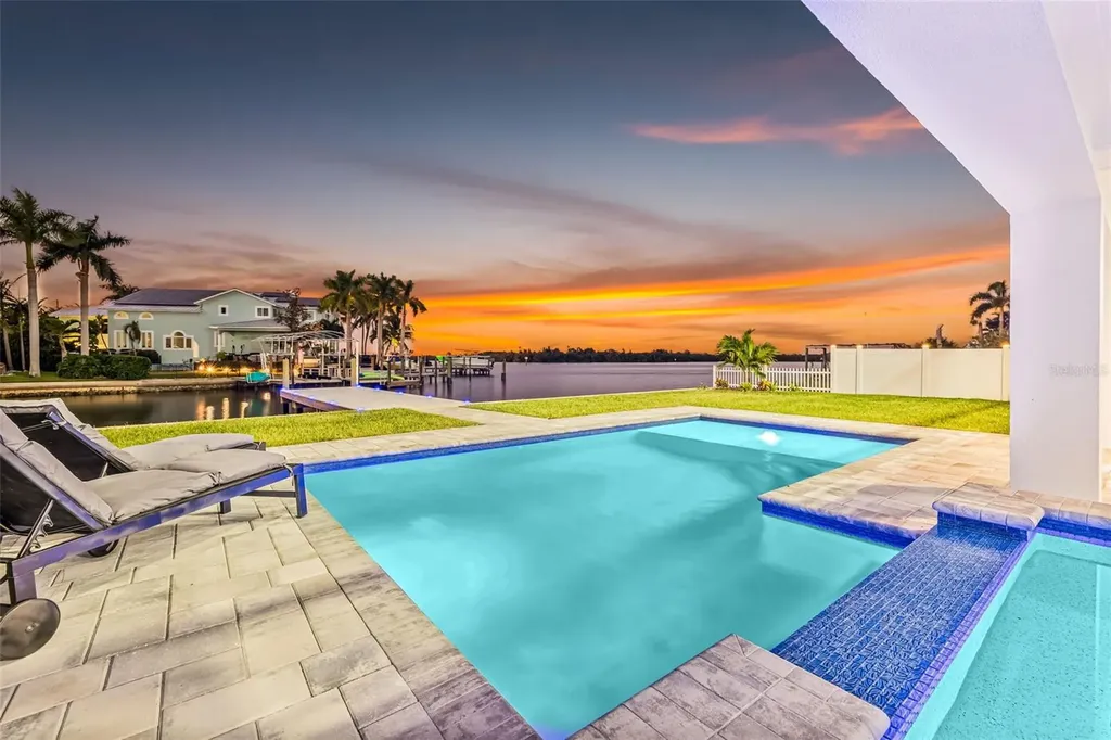 2121 Bayou Grande Boulevard NE St Petersburg FL 33703