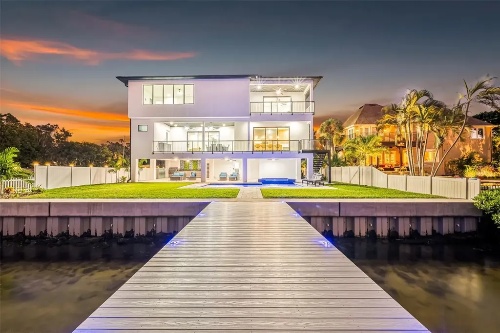 2121 Bayou Grande Boulevard NE St Petersburg FL 33703