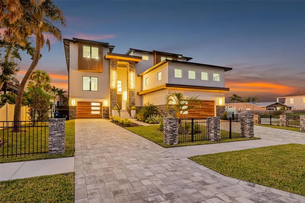 2121 Bayou Grande Boulevard NE St Petersburg FL 33703