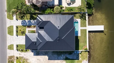 2121 Bayou Grande Boulevard NE St Petersburg FL 33703