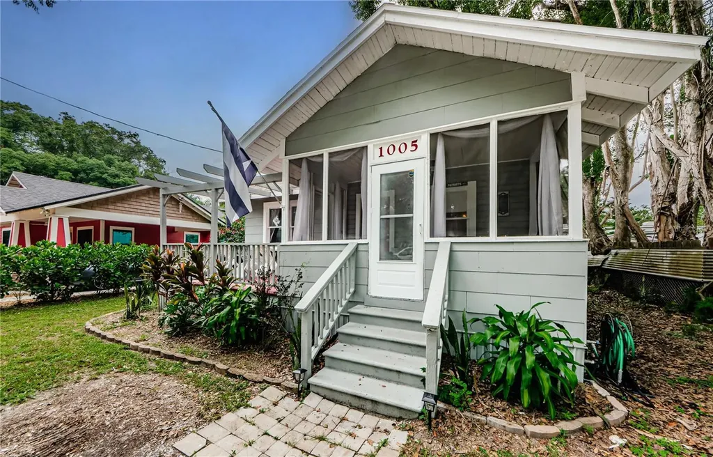 1005 E Chelsea Street Tampa FL 33603