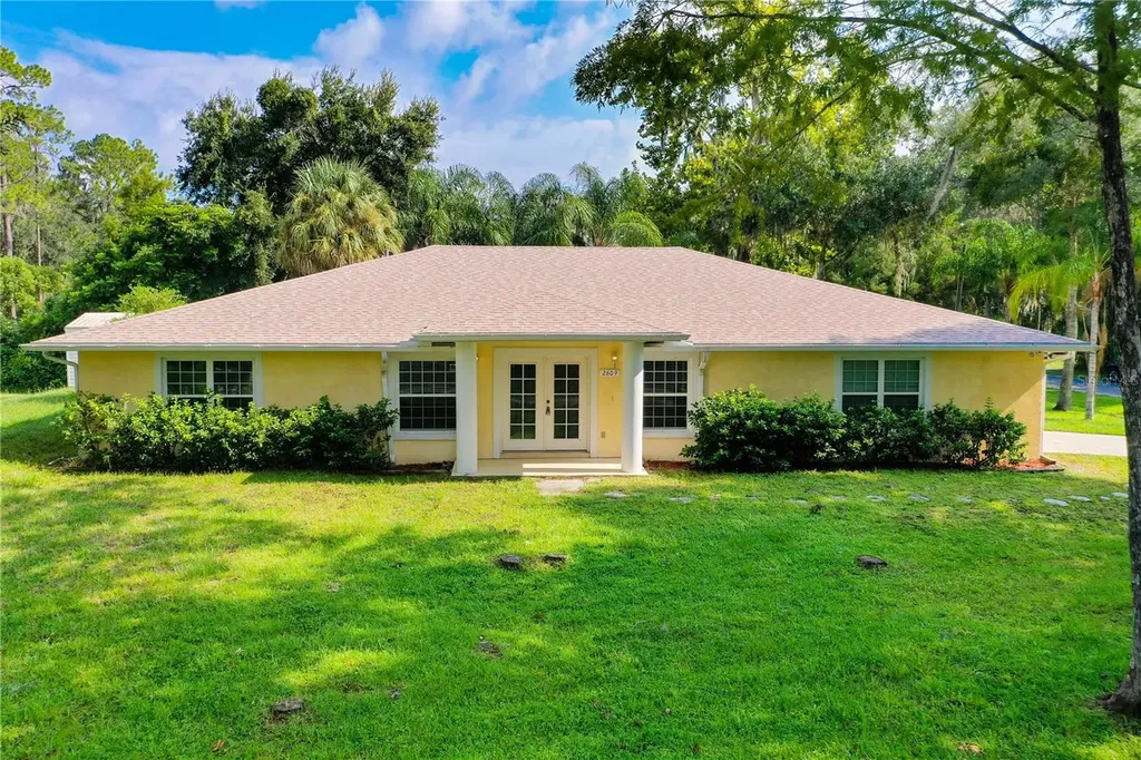 2609 Lake Forest Drive Deland FL 32720