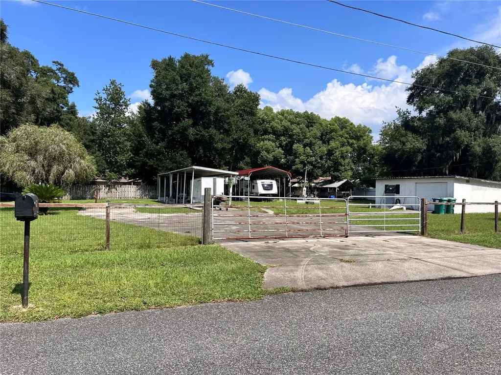 409 Alma Street Lady Lake FL 32159