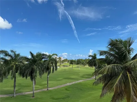 Villas De Golf East Dorado Del Mar Boulevard Dorado PR 00646