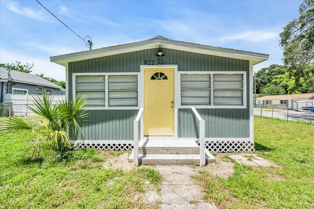 922 E Annie Street Tampa FL 33612