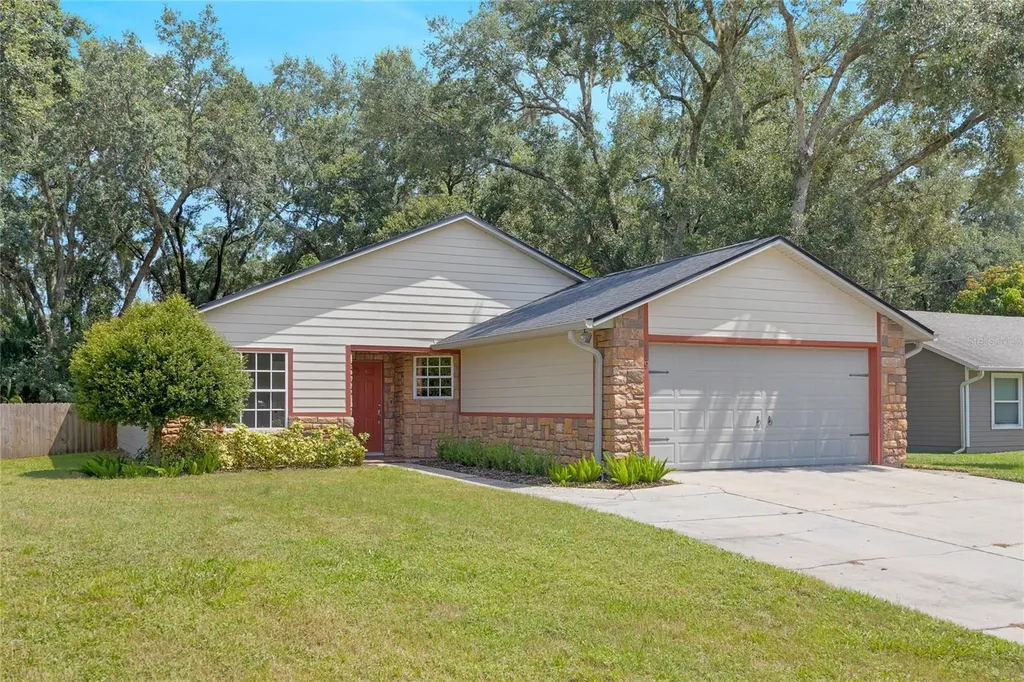 129 E 10th Street Chuluota FL 32766