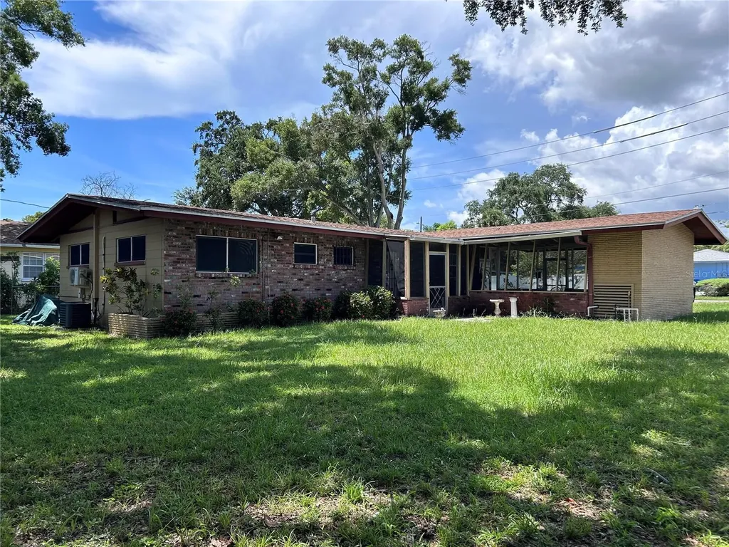 2425 31st Street S St Petersburg FL 33712