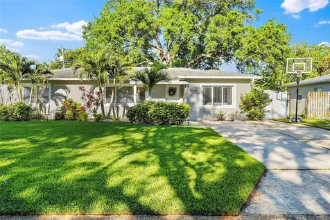 5860 15th Way N St Petersburg FL 33703