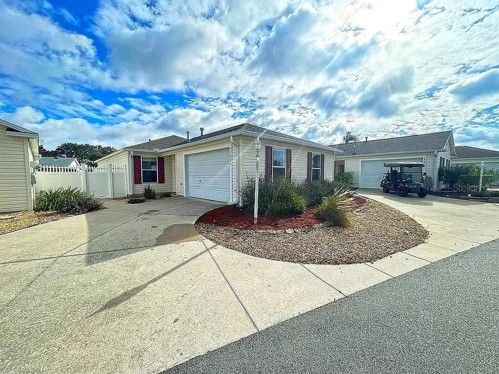 17807 SE 91st Freedom Court The Villages FL 32162