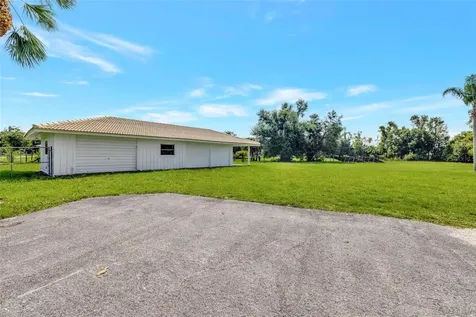 7049 Myakka Valley Trail Sarasota FL 34241