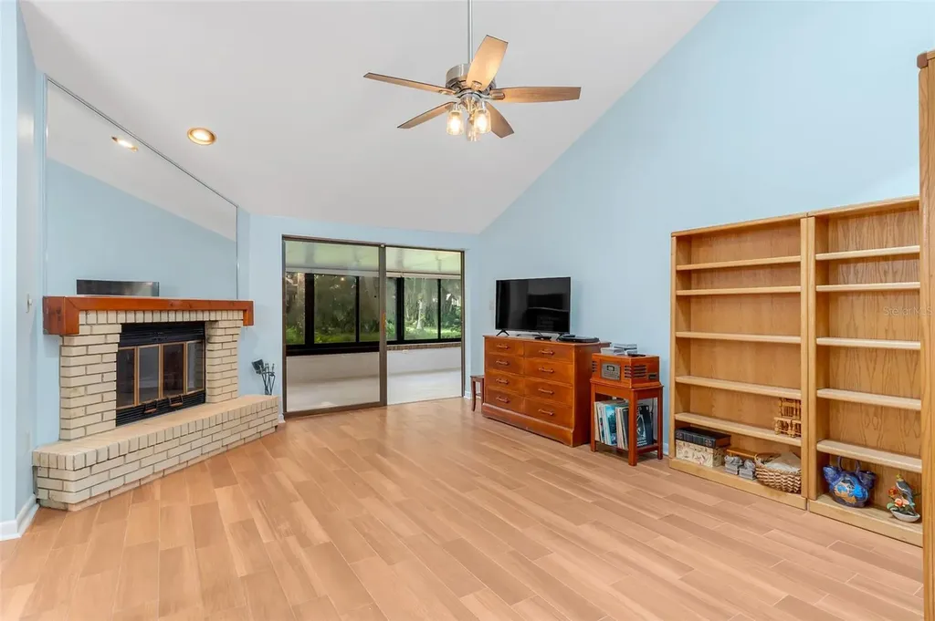 701 Clusterwood Drive Yalaha FL 34797