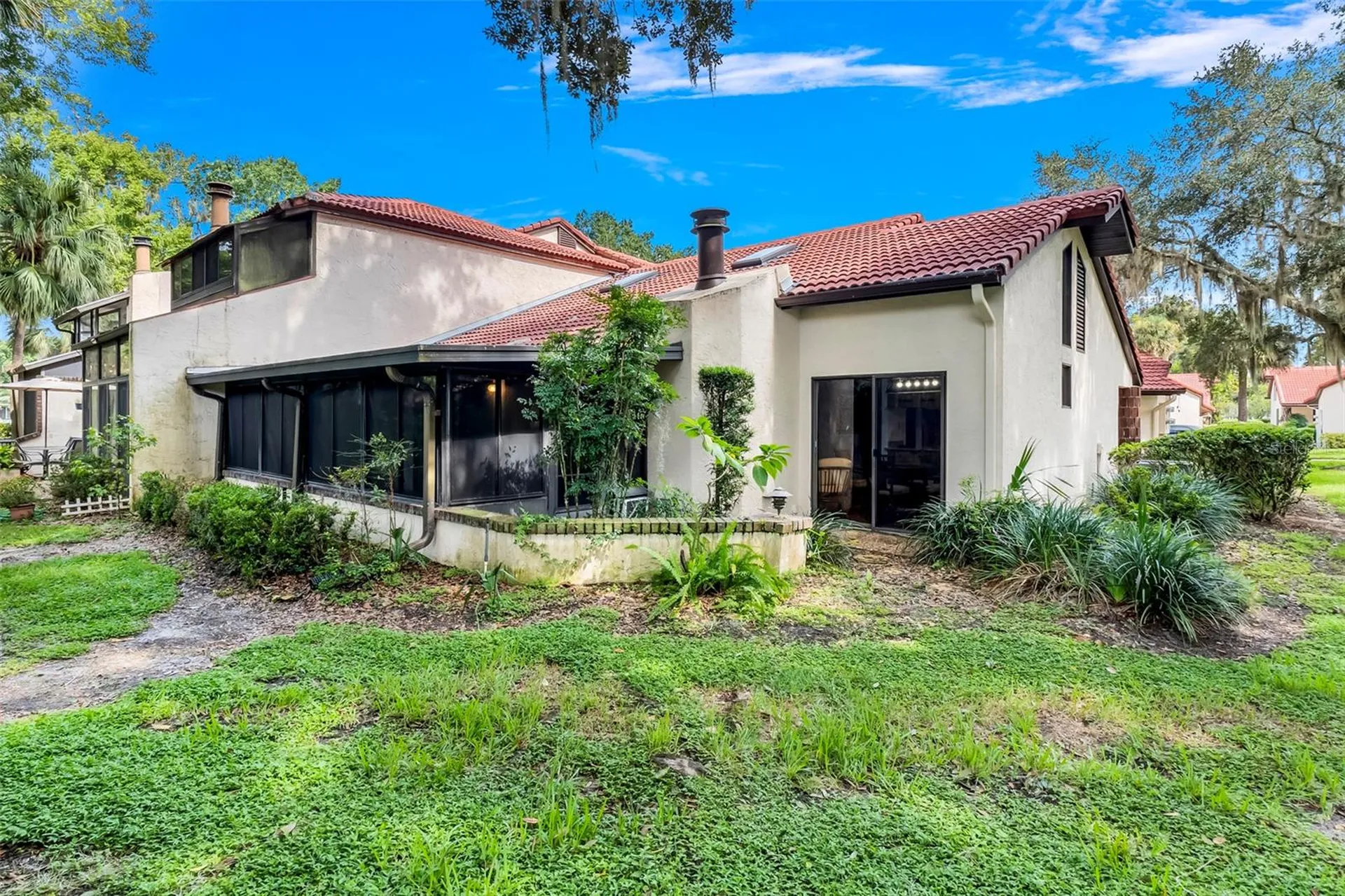 701 Clusterwood Drive Yalaha FL 34797