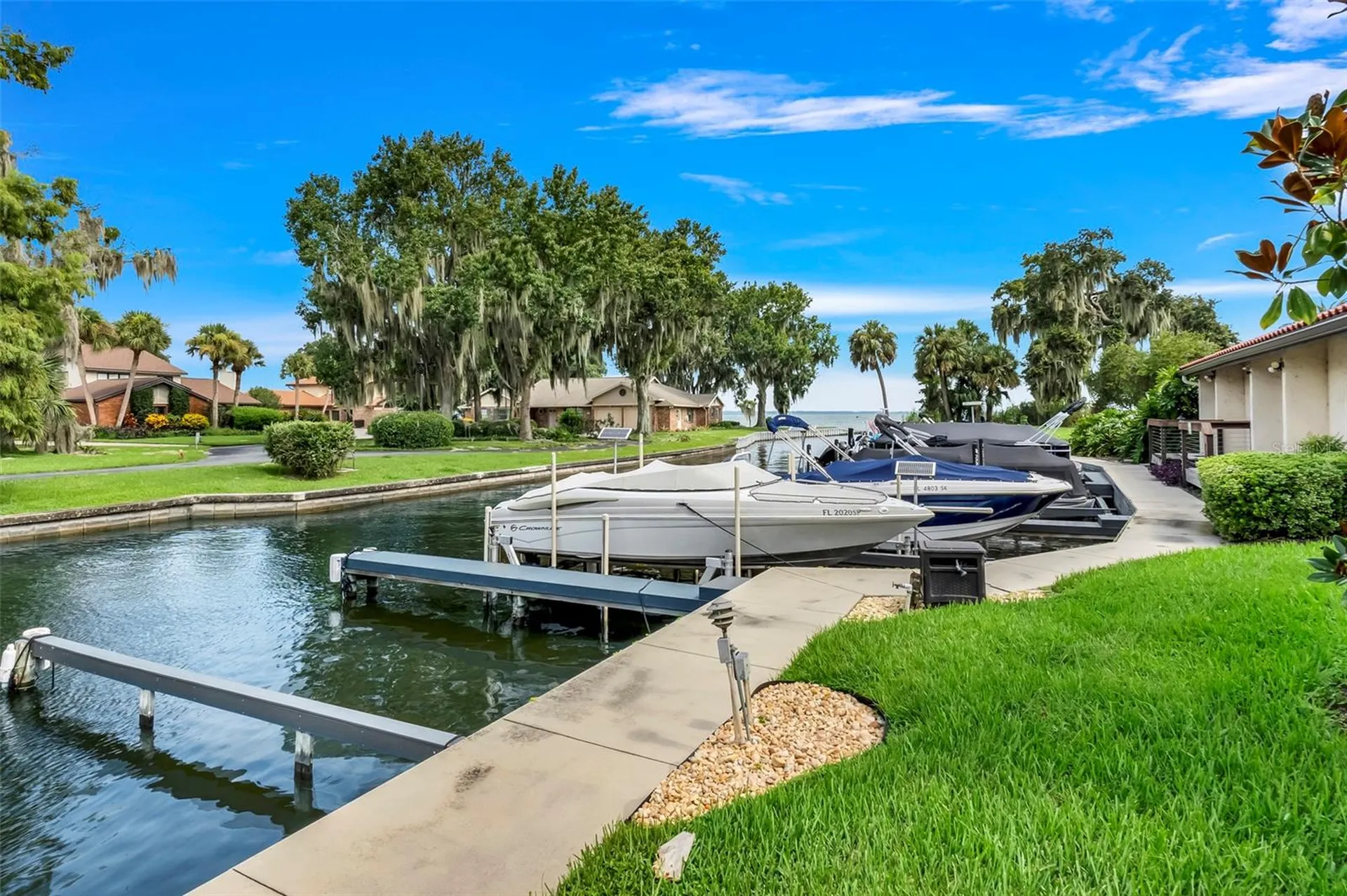 701 Clusterwood Drive Yalaha FL 34797