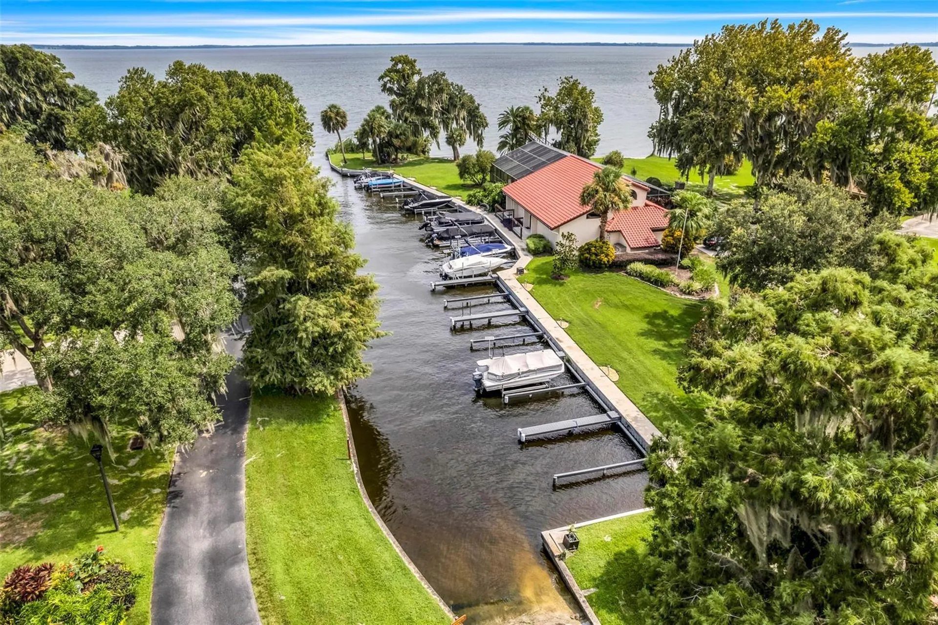 701 Clusterwood Drive Yalaha FL 34797