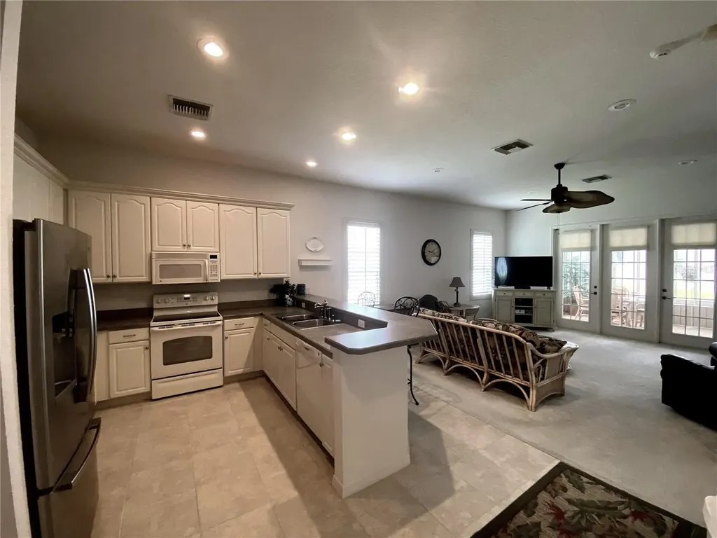 323 Travelers Drive Polk City FL 33868