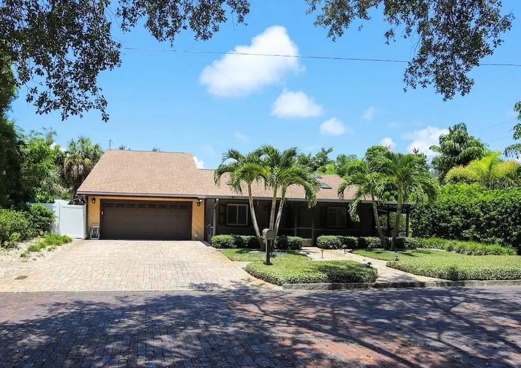 7119 Burlington Avenue N St Petersburg FL 33710