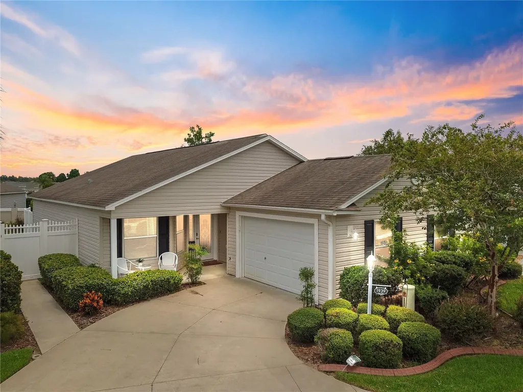 1939 Fiddlewood Place The Villages FL 32162