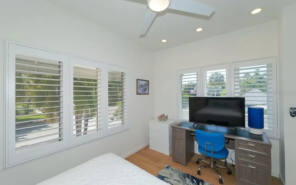 228 Van Buren Drive Sarasota FL 34236
