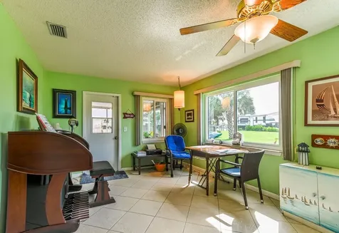 105 12th Street SW Ruskin FL 33570