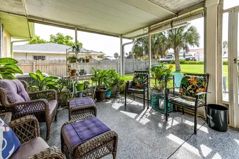 105 12th Street SW Ruskin FL 33570