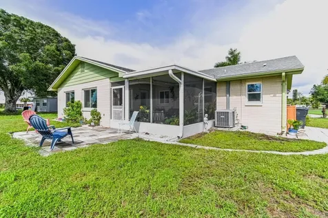 105 12th Street SW Ruskin FL 33570