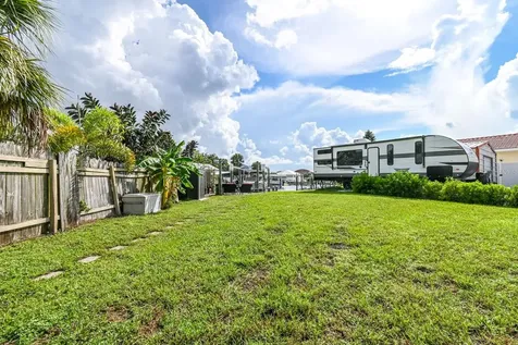 105 12th Street SW Ruskin FL 33570