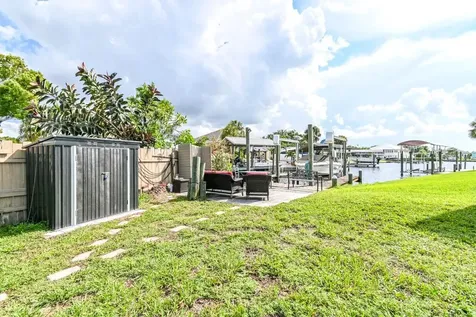 105 12th Street SW Ruskin FL 33570