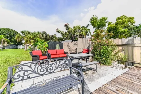 105 12th Street SW Ruskin FL 33570