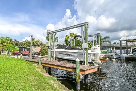 105 12th Street SW Ruskin FL 33570