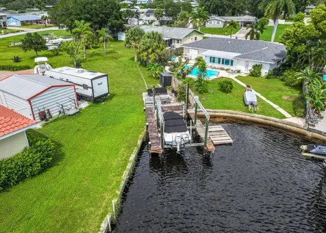 105 12th Street SW Ruskin FL 33570