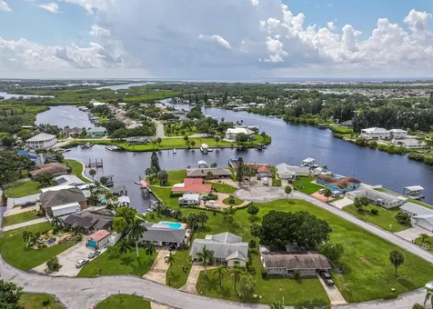 105 12th Street SW Ruskin FL 33570