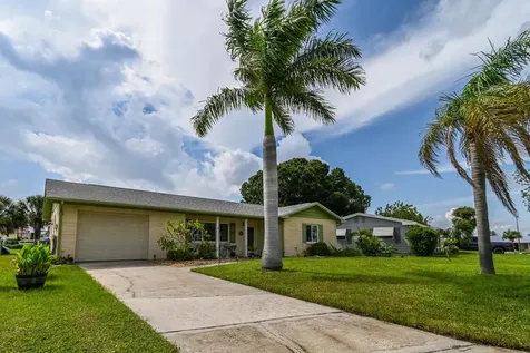 105 12th Street SW Ruskin FL 33570