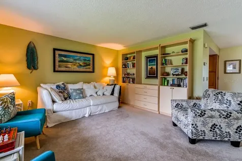105 12th Street SW Ruskin FL 33570