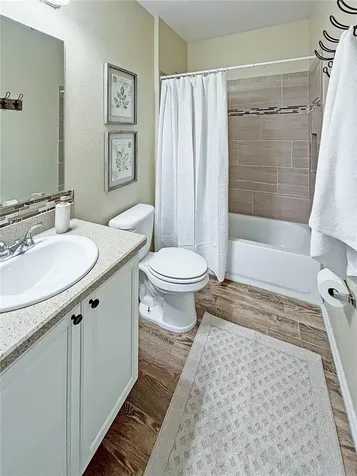 242 W Fiesta Key Loop Deland FL 32720