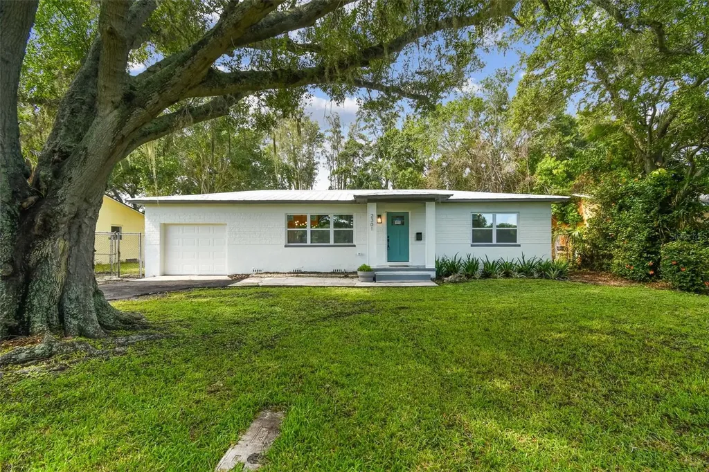 2301 Murilla Way S St Petersburg FL 33712