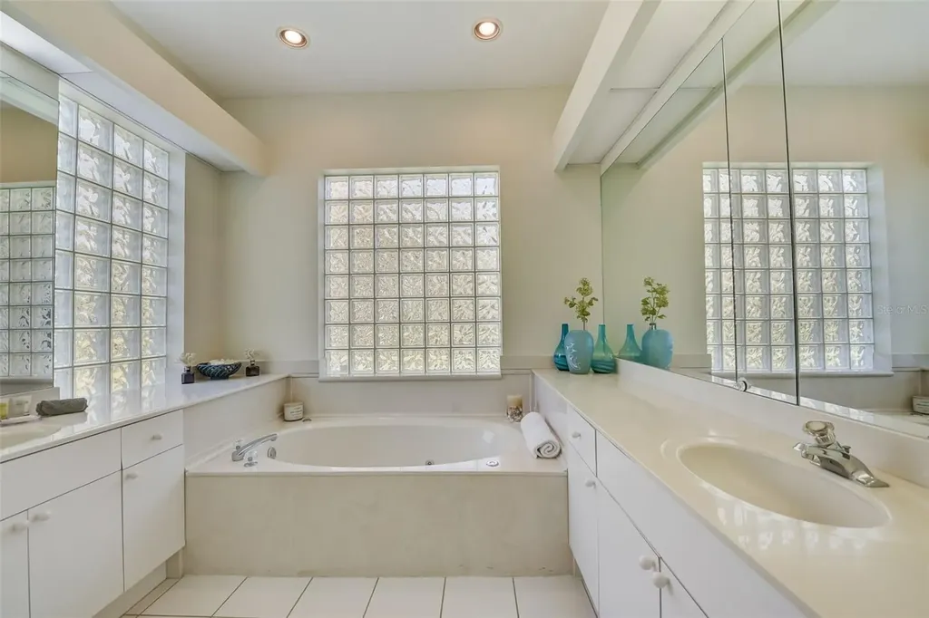 4653 Hadfield Drive Sarasota FL 34235