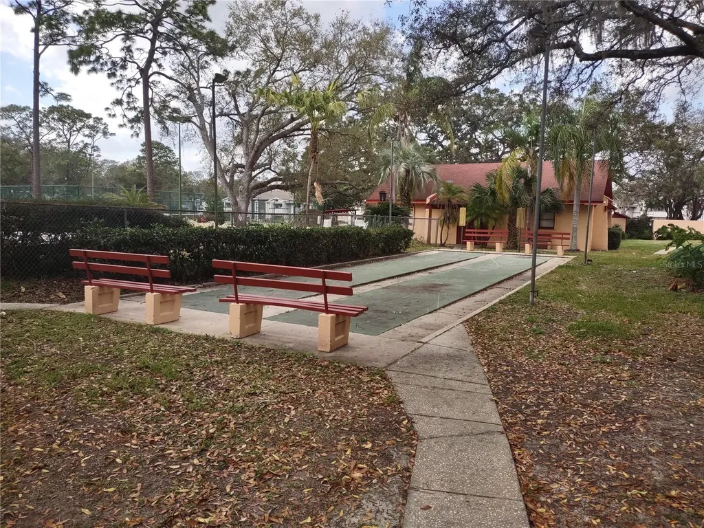 2860 N Powers Drive Orlando FL 32818
