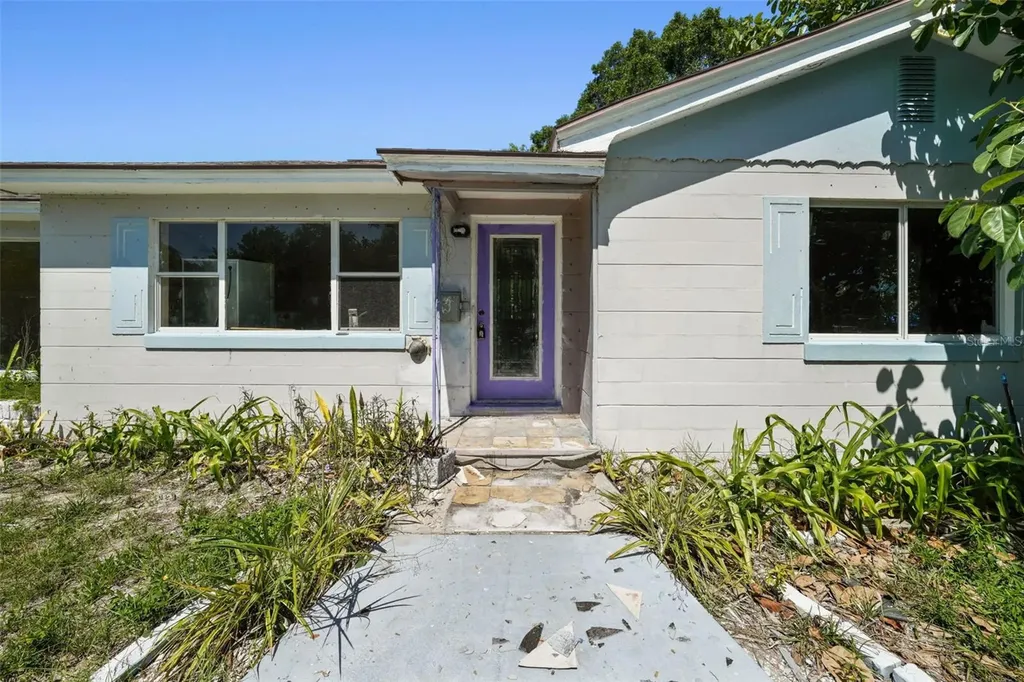 4605 Azalea Way S St Petersburg FL 33705
