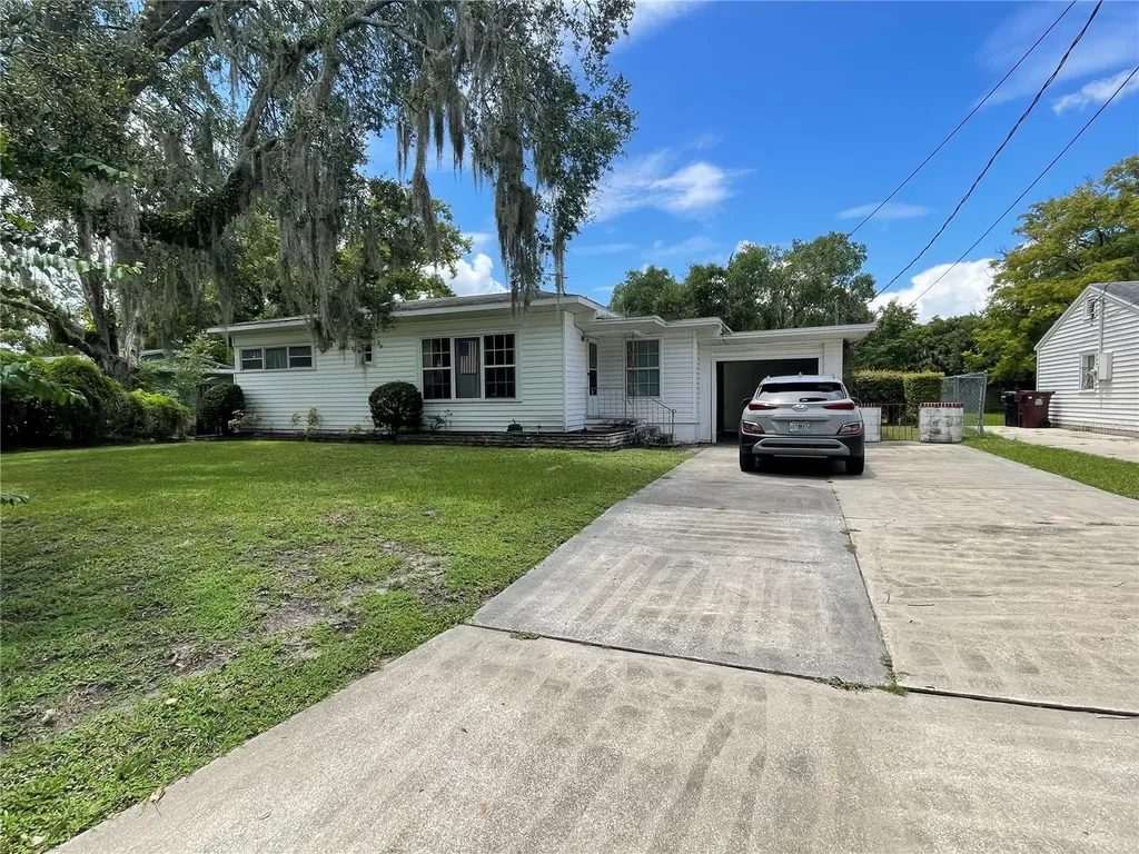 1300 Edgewater Court Orlando FL 32804