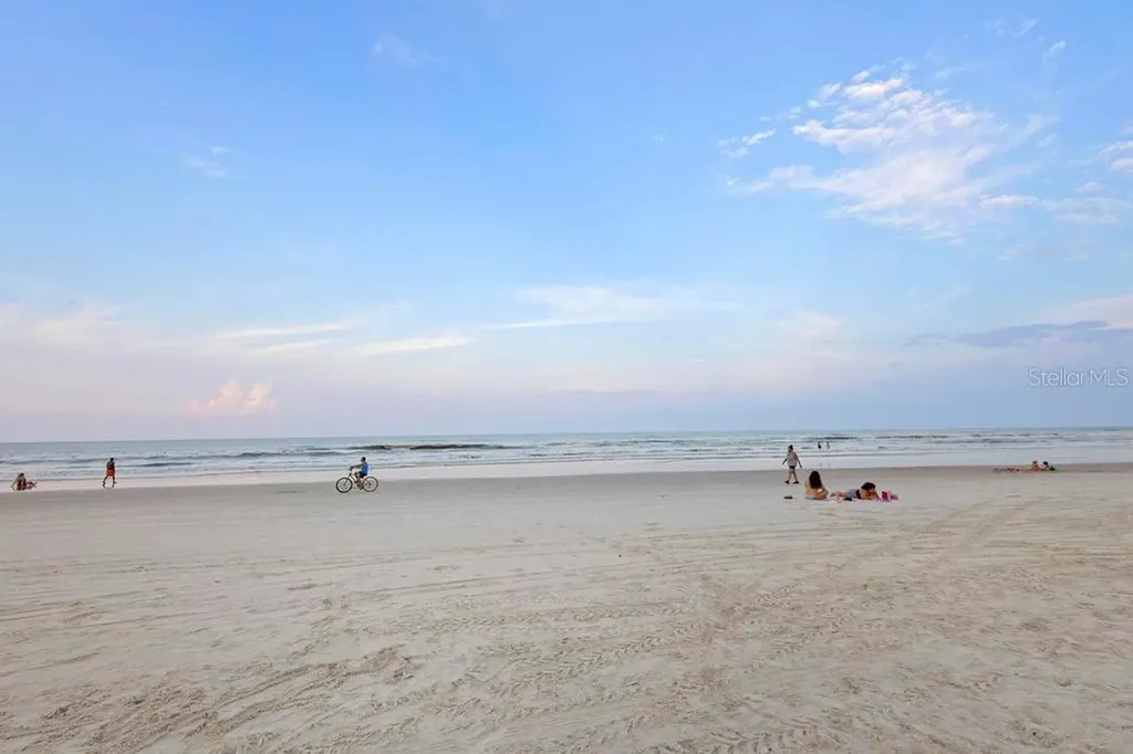 1233 S Atlantic Avenue Daytona Beach FL 32118