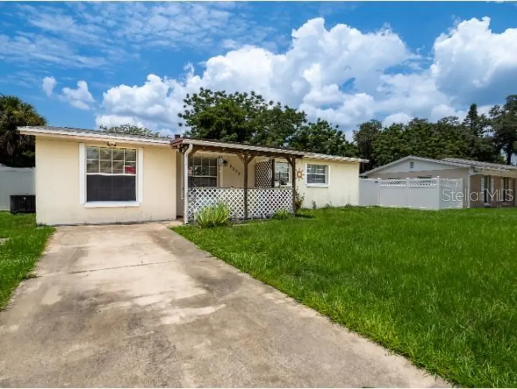 8508 Chinaberry Drive Tampa FL 33637