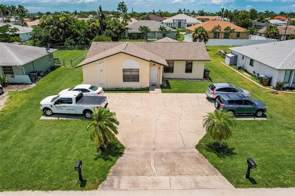 1322 SE 24th Avenue Cape Coral FL 33990