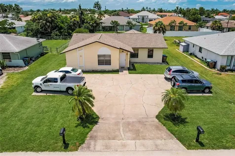 1322 SE 24th Avenue Cape Coral FL 33990