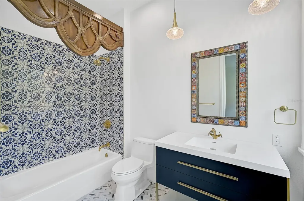 360 N Point Road Osprey FL 34229